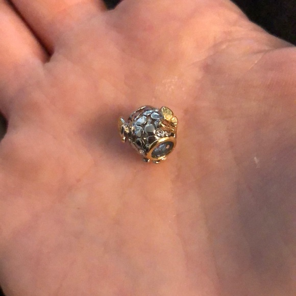 Vintage Gold-tipped Butterflies over Rhinestone-studded Silver Flowers Charm - Picture 4 of 5